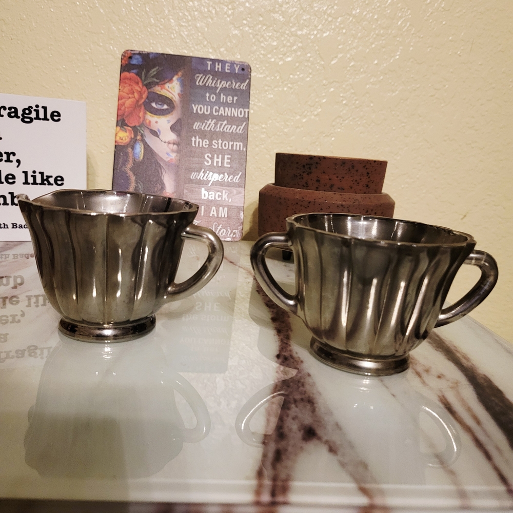 Fluted Sugar And Creamer Set - Picture 1 of 4